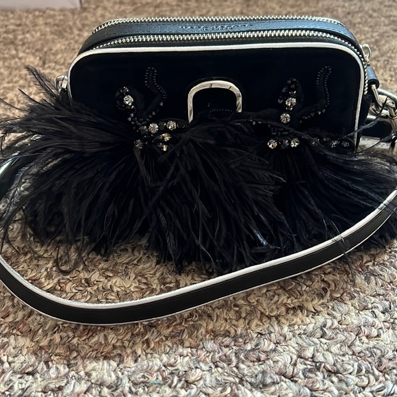 Marc Jacobs Handbags - Marc Jacobs Crossbody